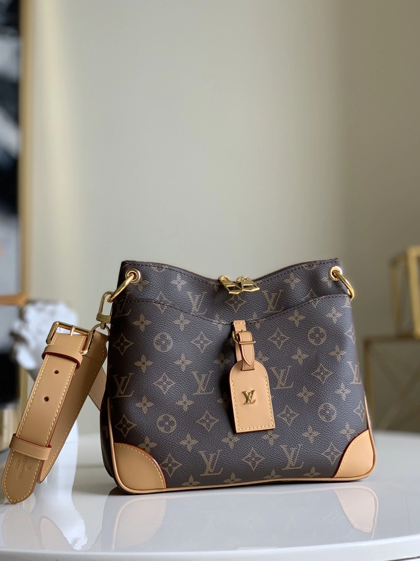 LOUIS VUITTON PM ODÉON 0321
